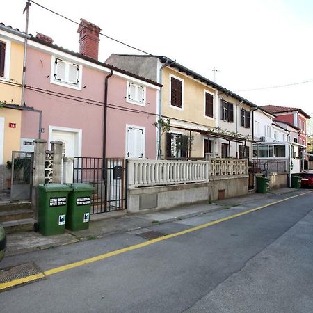 Apartment Svobode Изола Екстериор снимка