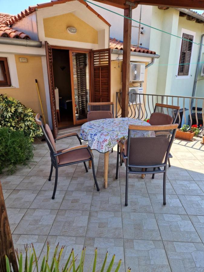 Apartment Svobode Изола Екстериор снимка