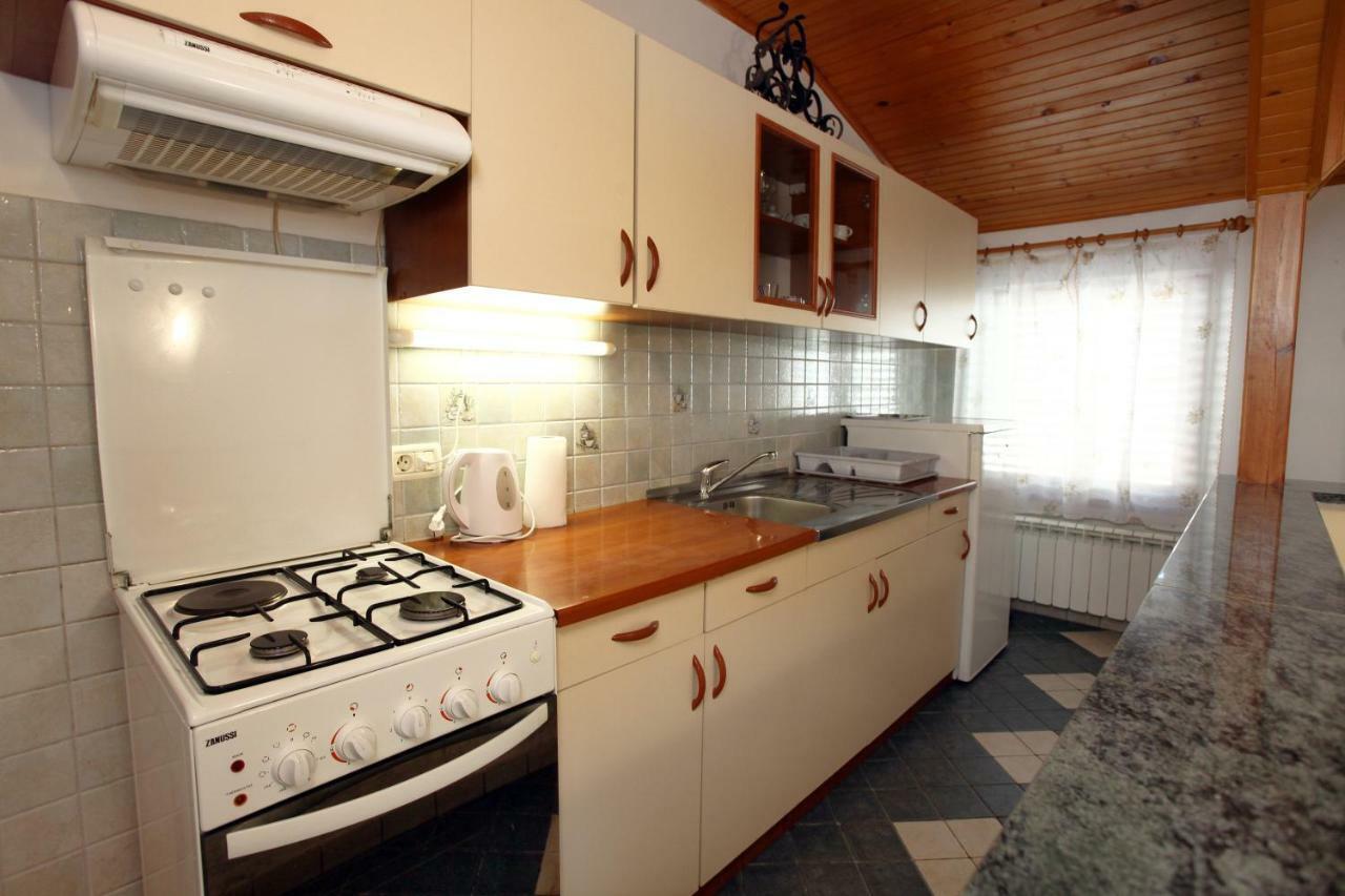 Apartment Svobode Изола Екстериор снимка